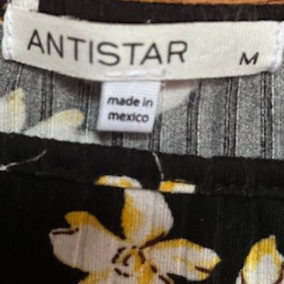 Antistar Ribbed Daisy Print Ruched Top - Picture 6 of 13